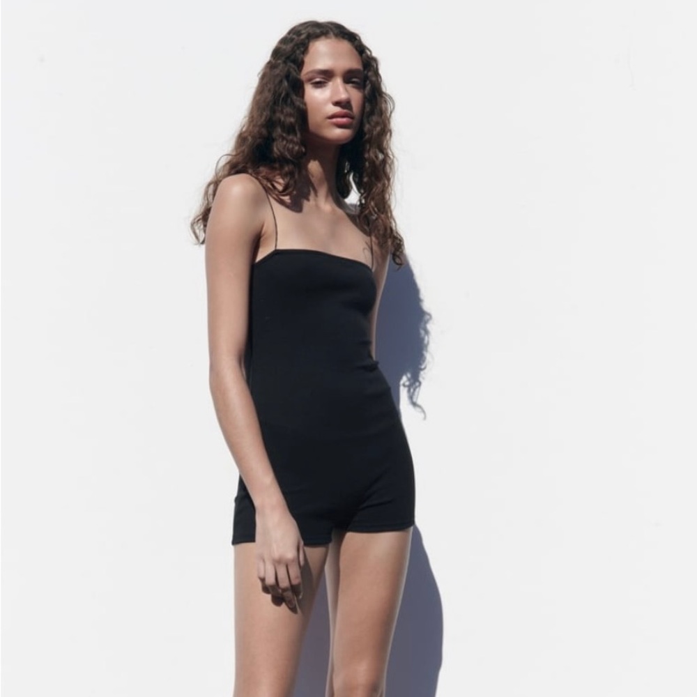 Zara M black ribbed short romper
